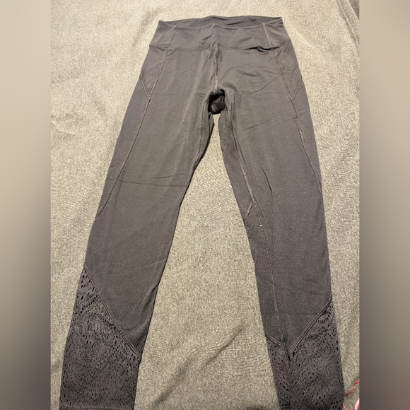 PINK Victoria's Secret Sport Highwaisted Leggings (Size M) - in Charcoal - Picture 3 of 5